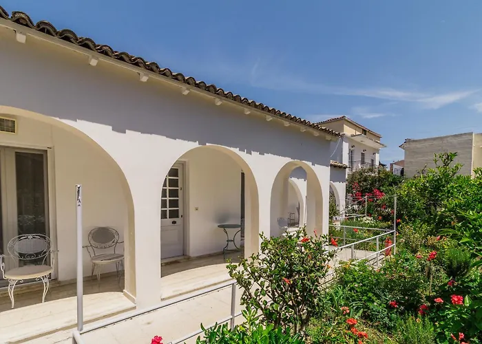 Lena Kassiopi Apartments