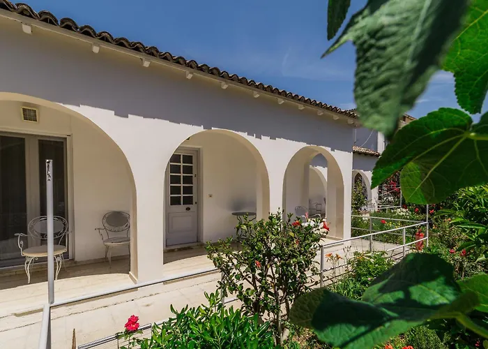 Lena Kassiopi Apartments